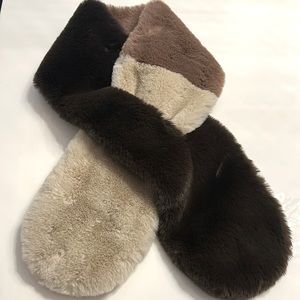 Luxurious  cozy soft  Echo Faux Fur Color block Scarf